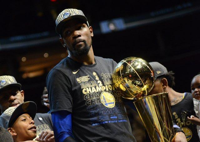 场球迷的热 场球迷的热